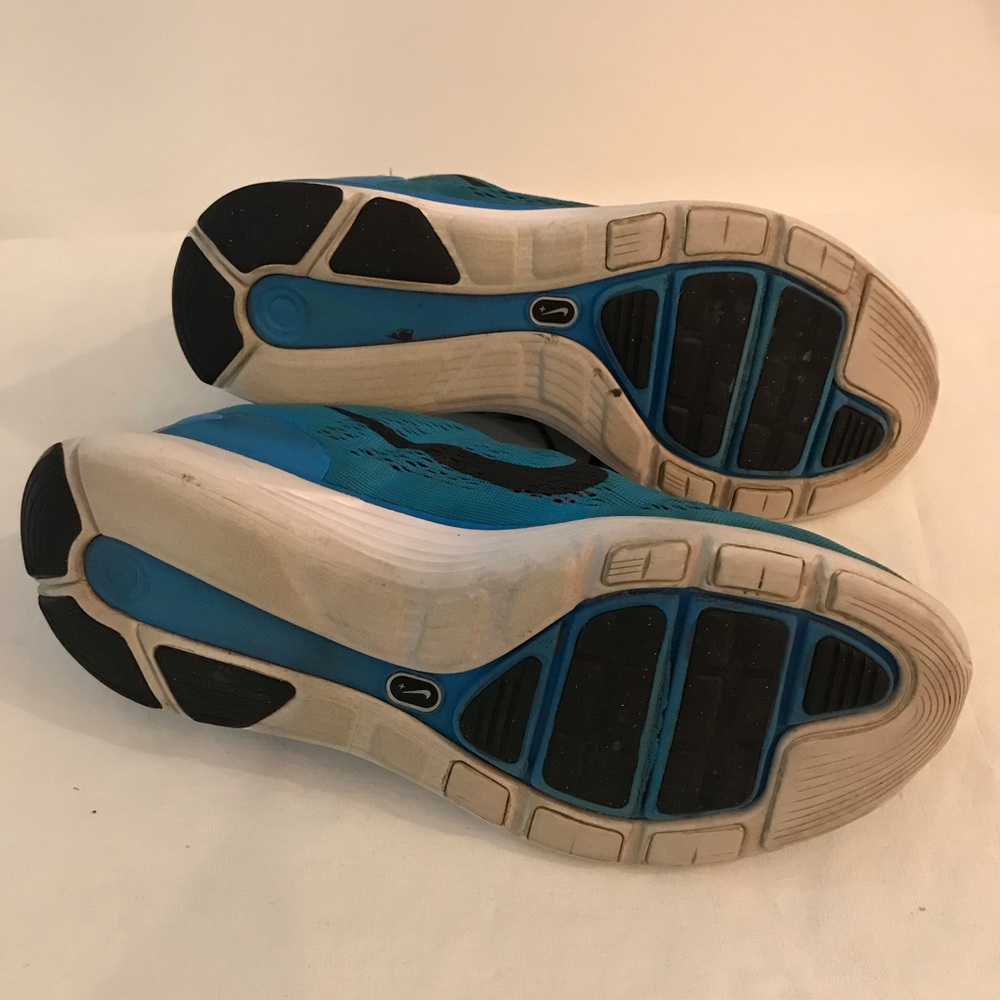 SOLDNike trainers. Sz 10.5. Lots of life. - Picture 5 of 8